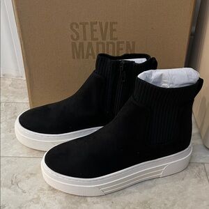 Steve Madden Black Slip-On Sneakers